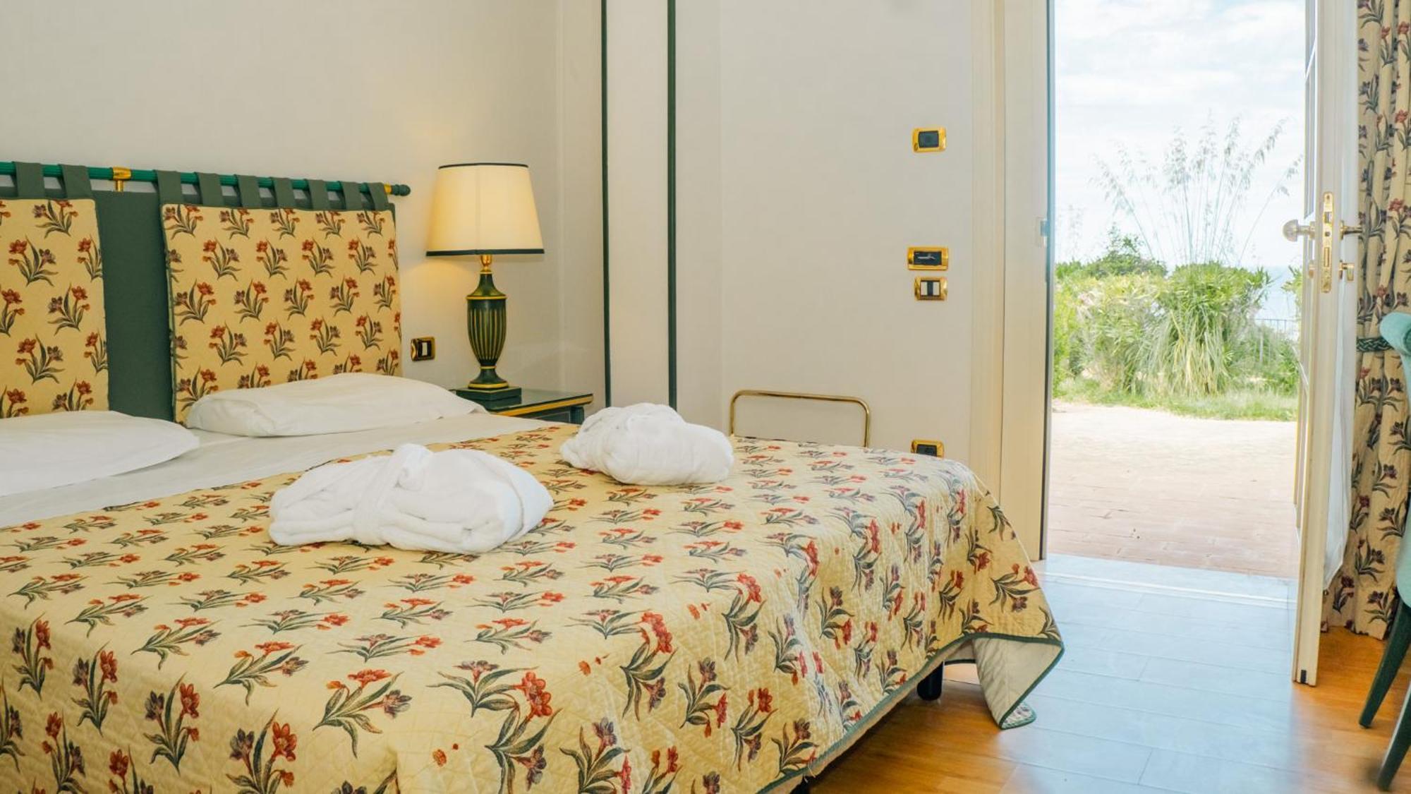 Altafiumara Resort&Spa Villa San Giovanni Exterior foto